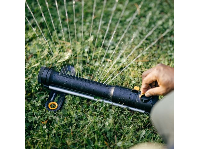 Image 9 Comfort Oscillating Sprinkler S-M