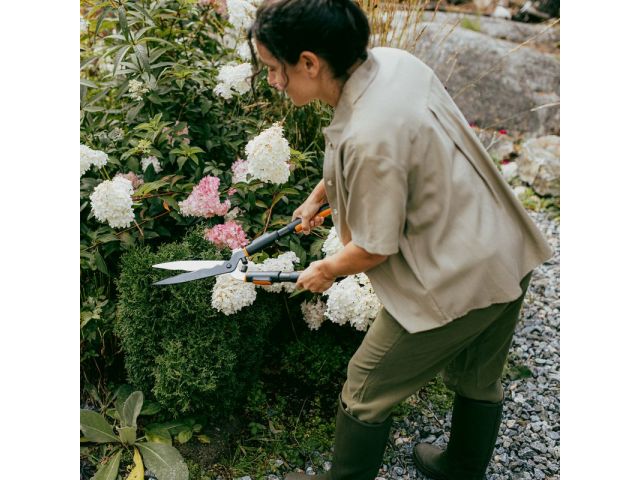 Image 9 Fiskars OneClick Hedge Shear