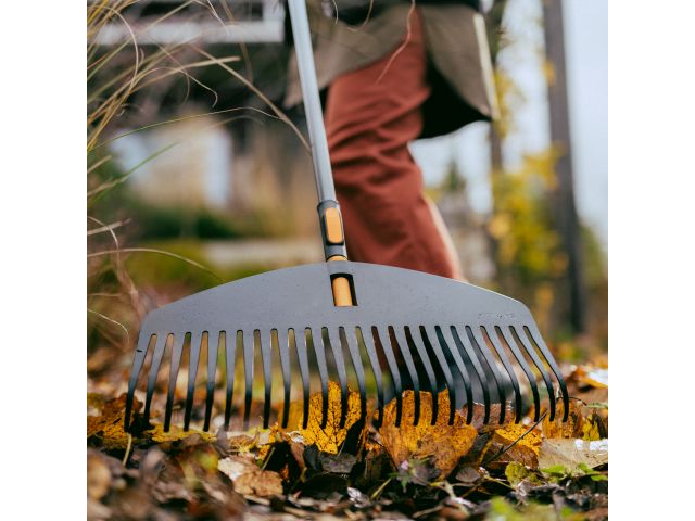 Image 4 Fiskars OneClick Leaf Rake L