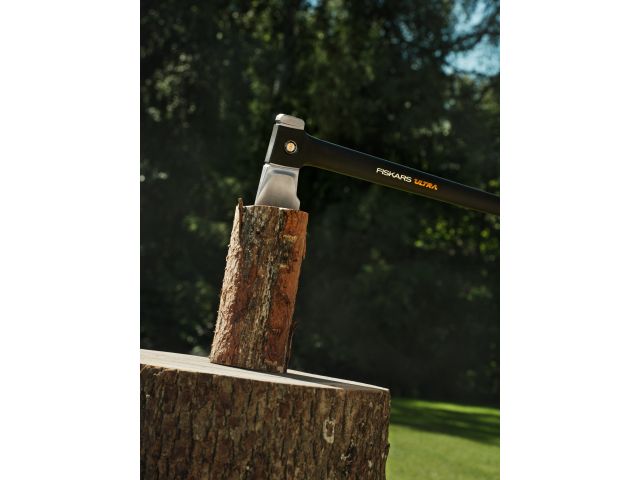 Image 4 Fiskars ultra splitting axe U32
