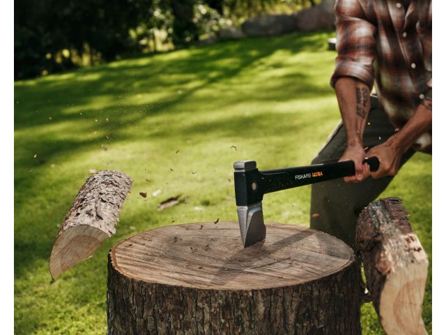 Image 10 Fiskars ultra splitting axe U32