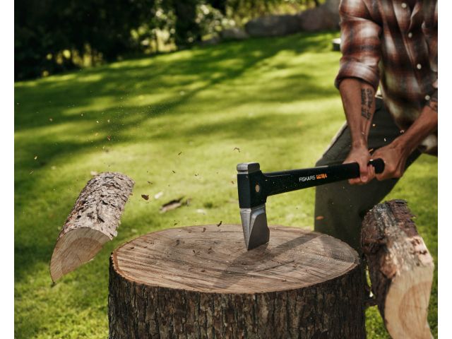 Image 16 Fiskars ultra splitting axe U32